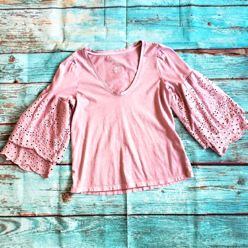 AE Soft Lavender Ruffled Layered Sleeves Top size small